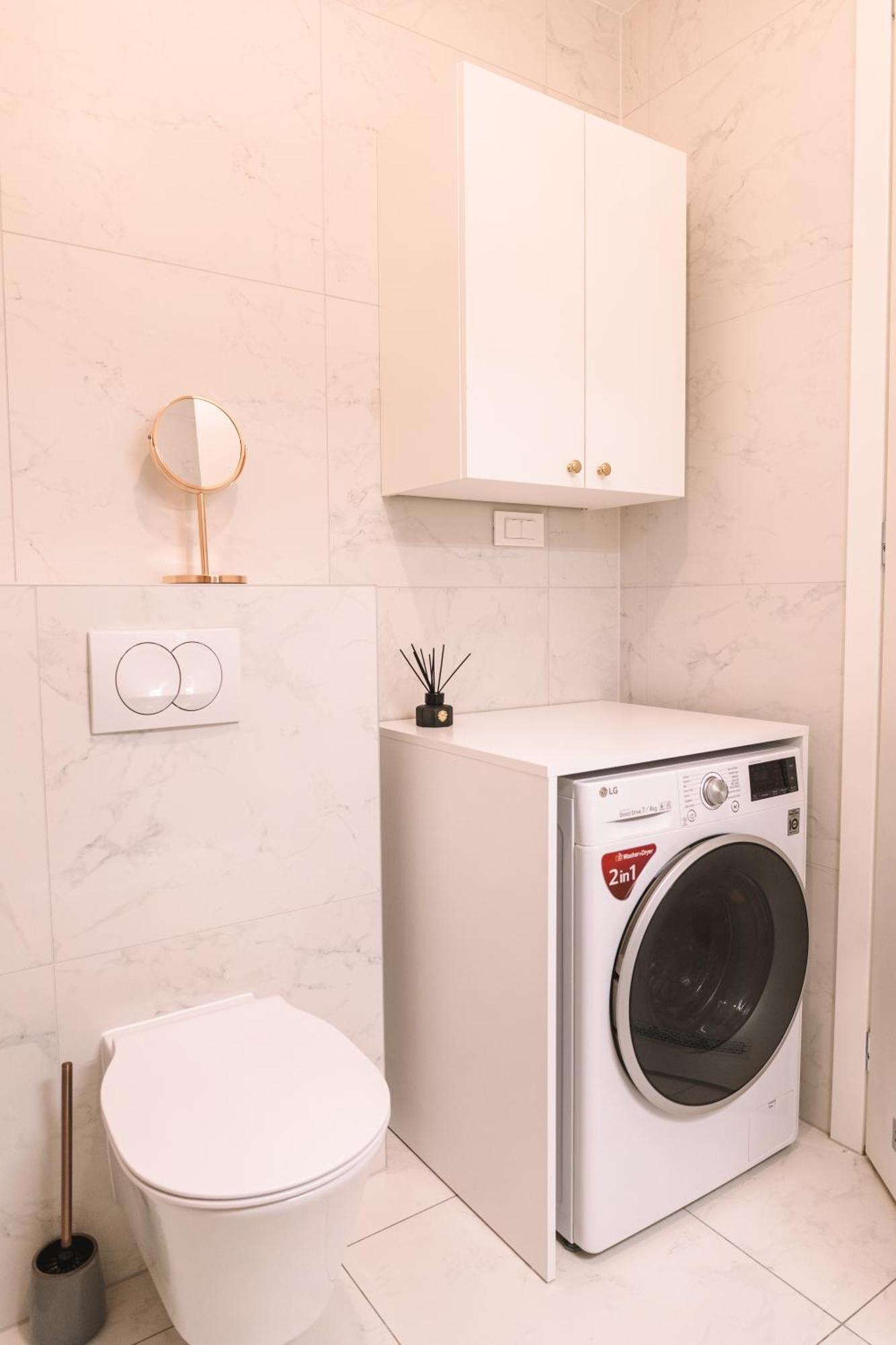 Flexible Selfcheckins 66 - Zagreb - Loggia - 80M2 - New - Luxury - Garage - 2 Bedrooms מראה חיצוני תמונה